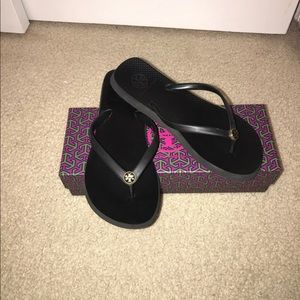 USED Tory Burch black flip flops